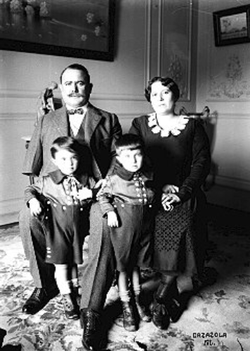 Retrato de una familia mexicana reunida en 1921
